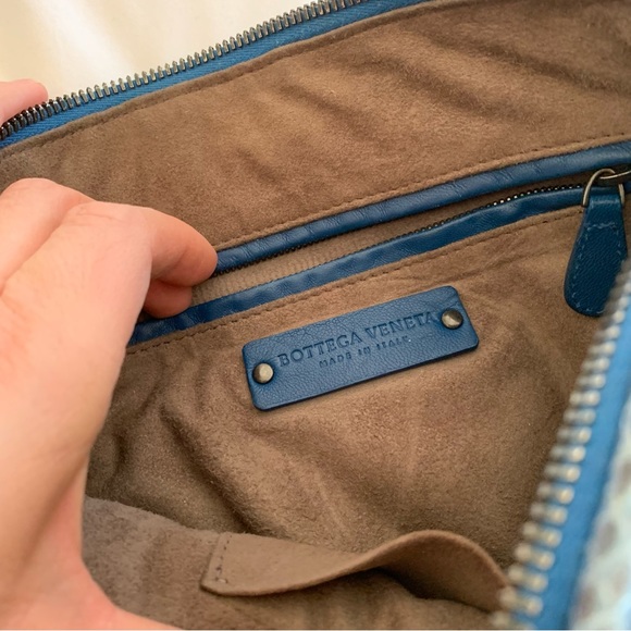 BOTTEGA VENETA Blue Leather Python Trimmed Intrecciato Crossbody Bag - Picture 8 of 14